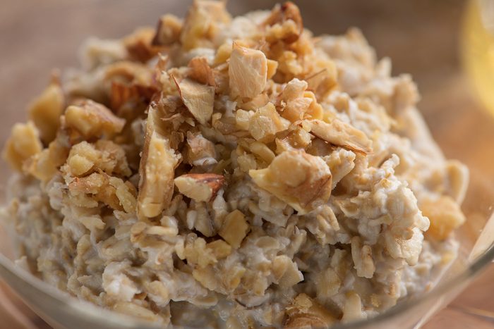 oatmeal with walnuts