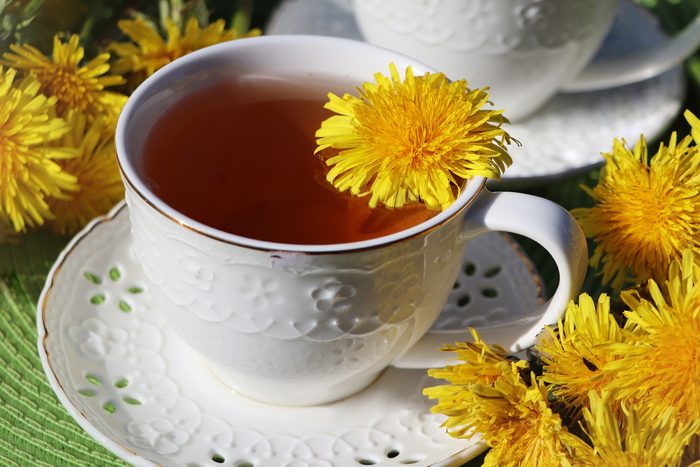 Dandelion Tea Gettyimages 1358392731